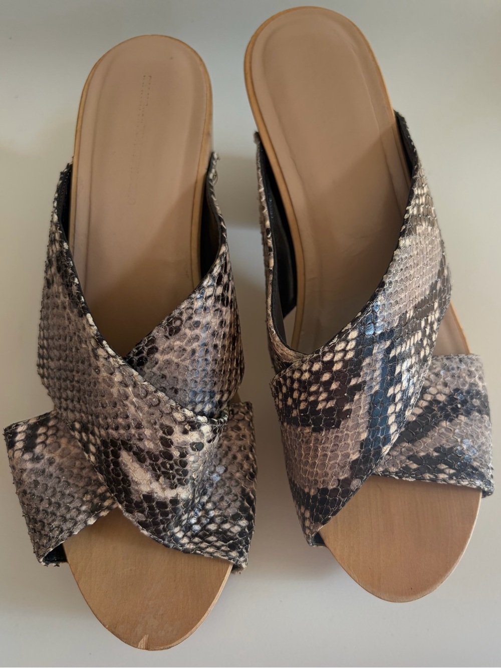 Diane Von Furstenberg “Seville” platform  Sandal size 9 - Picture 3 of 7